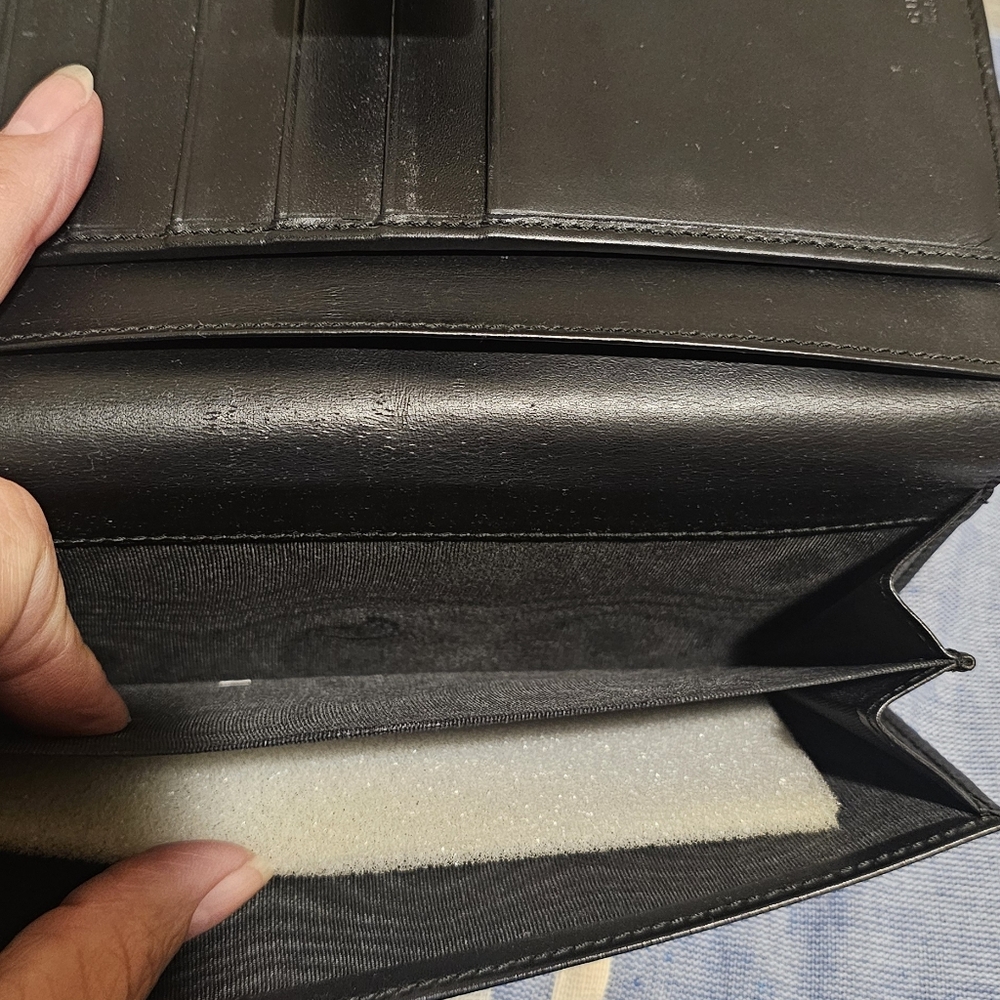 Gucci Continental GG Signuture Wallet - Picture 9 of 12